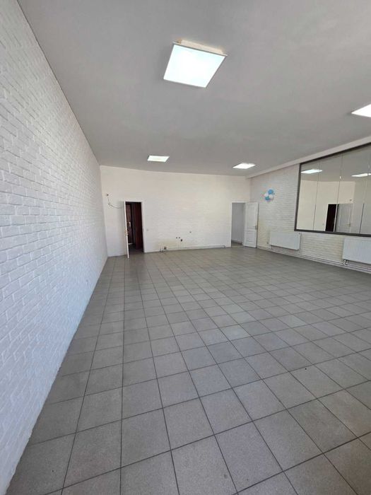 нежитлове приміщення м. Кам'янка-Бузька ( центр )