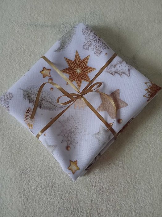 Obrusik świąteczny z poszewką na poduszkę