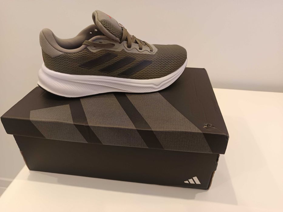 Продам кросівки Adidas