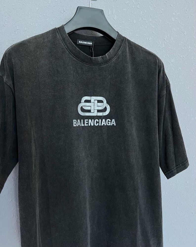 Футболка Balenciaga