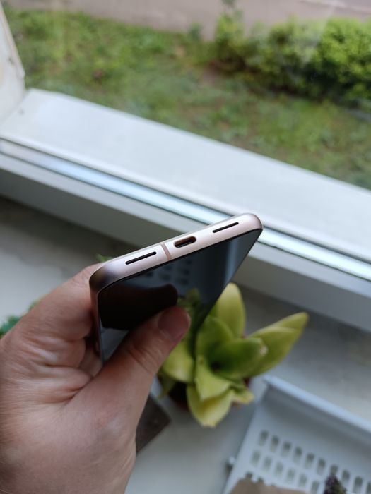 Продам Google Pixel 8. 8/128 GB.+eSim.+Зах.Скло.