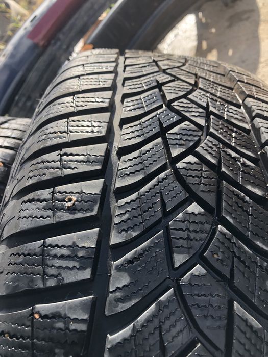Дискі зимовими шинами Good Year 235/60 R16 зняті BMW e 38
