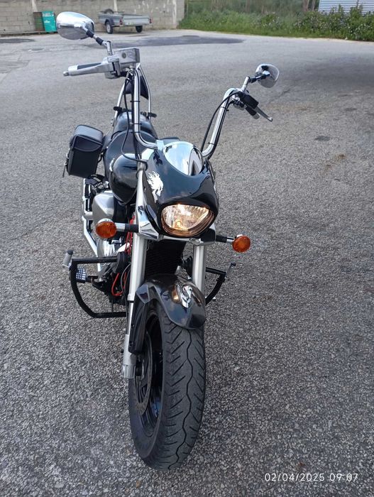 Suzuki Intruder M800 troco mota crossover ou trail.