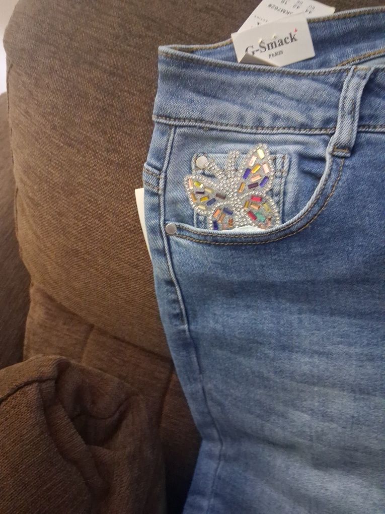 Roupas calças  de ganga de marca.
