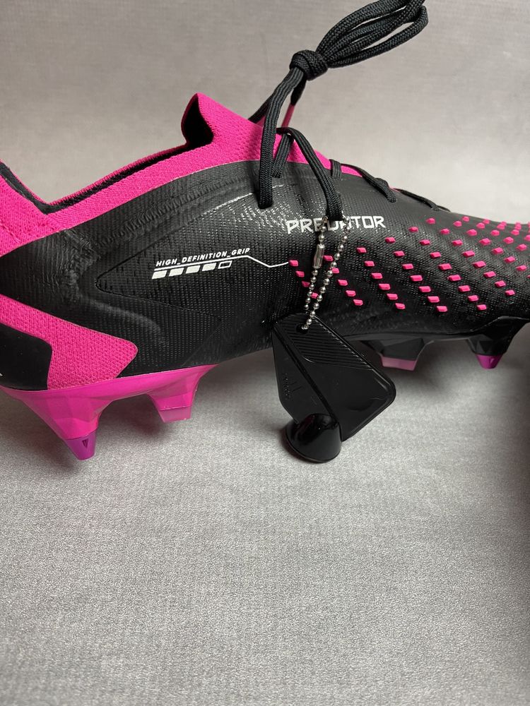 Buty piłkarskie adidas Predator Accuracy.1 Low Sg GW4584