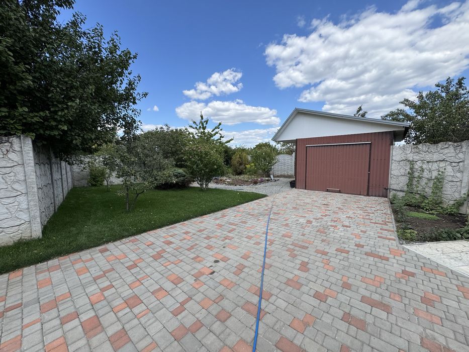 Продам 2-этажный дом в Подгородном, улица Низовая