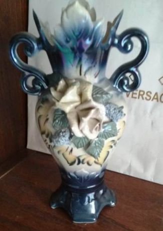 Ваза, вазочка фарфор, с цветком, с леплиной