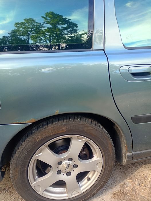 Volvo v70 2.5 TDI 140km