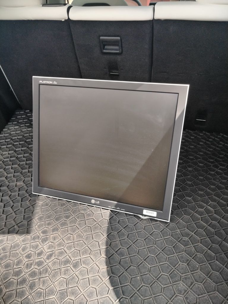 Монітор LG Flatron Slim