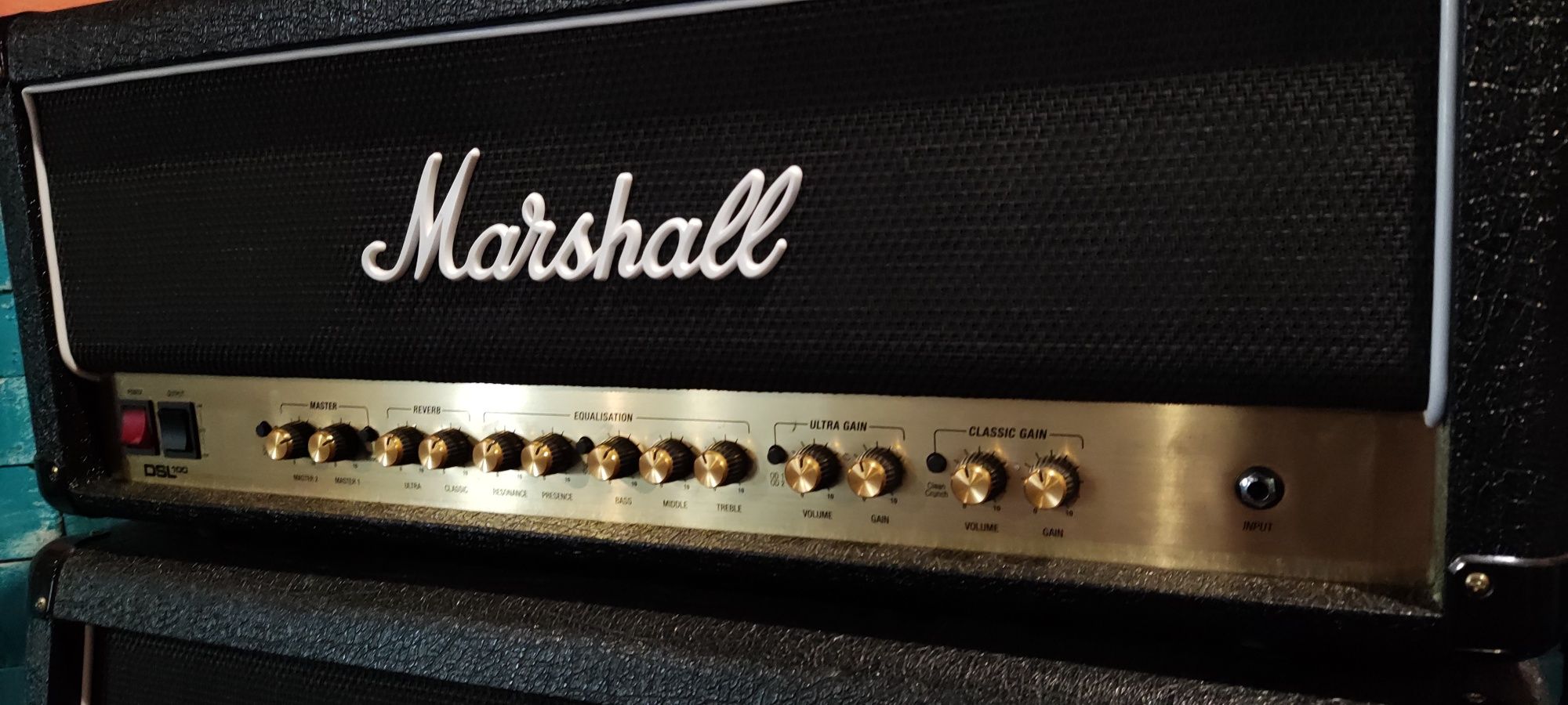 Amplificador a válvulas Marshall DSL100