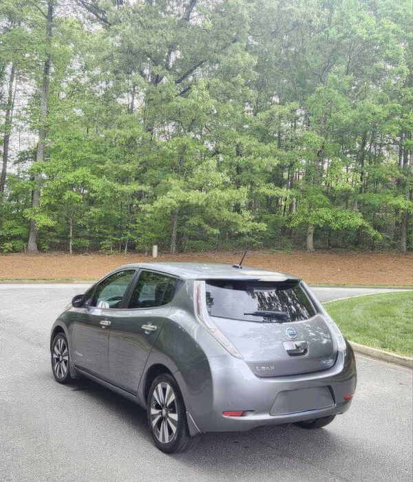 Nissan LEAF S      2015