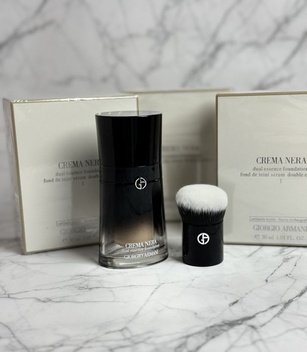 Тональний крем Giorgio Armani 1