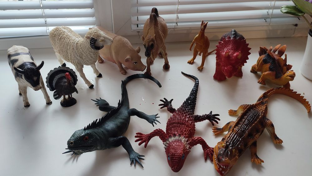 Іграшки гумові тварини