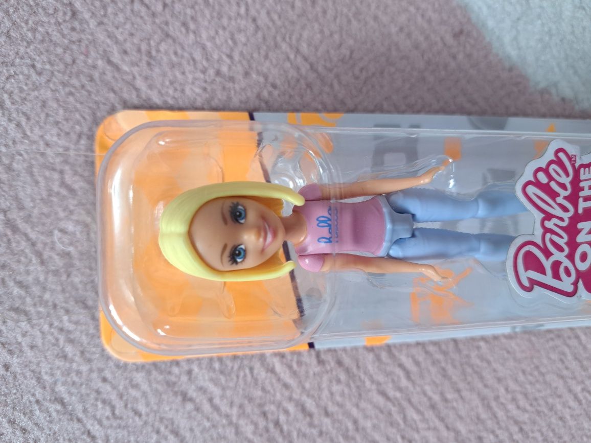 Nowa laleczka Barbie on the go