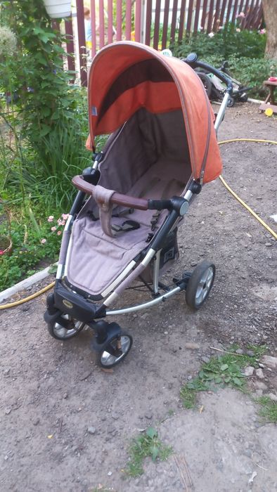 Дитяча коляска прогулянкова