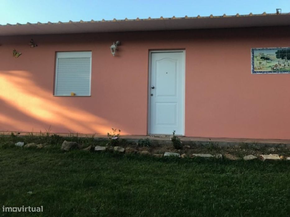 Estúdio - localizado em Maia Porto