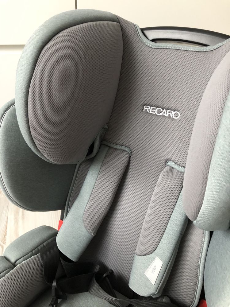 Дитяче автокрісло RECARO Young Sport HERO