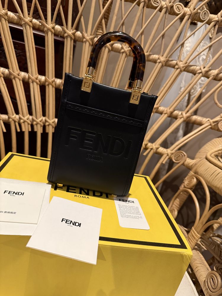 Torebka Fendi czarna