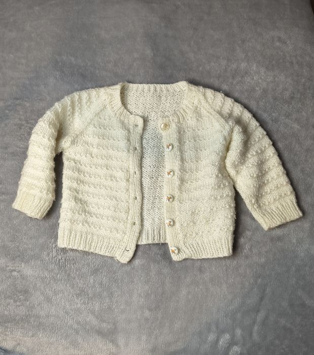 Ręcznie robiony sweterek