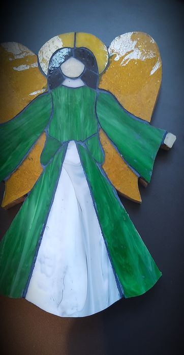 Mozaikowy anioł ze szkła