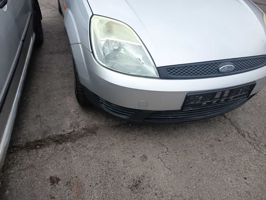 Ford Fiesta MK5 62 zderzak przedni FV transport/dostawa