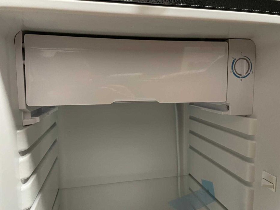 Lodówka Ravanson LKK-90ES 83cm 91L 41 dB Srebrno-czarny