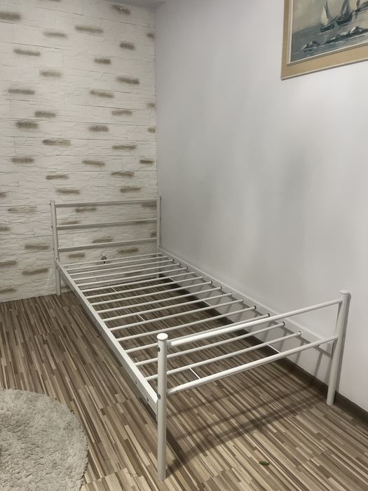 łóżko metalowe 95x200 białe proste +materac
