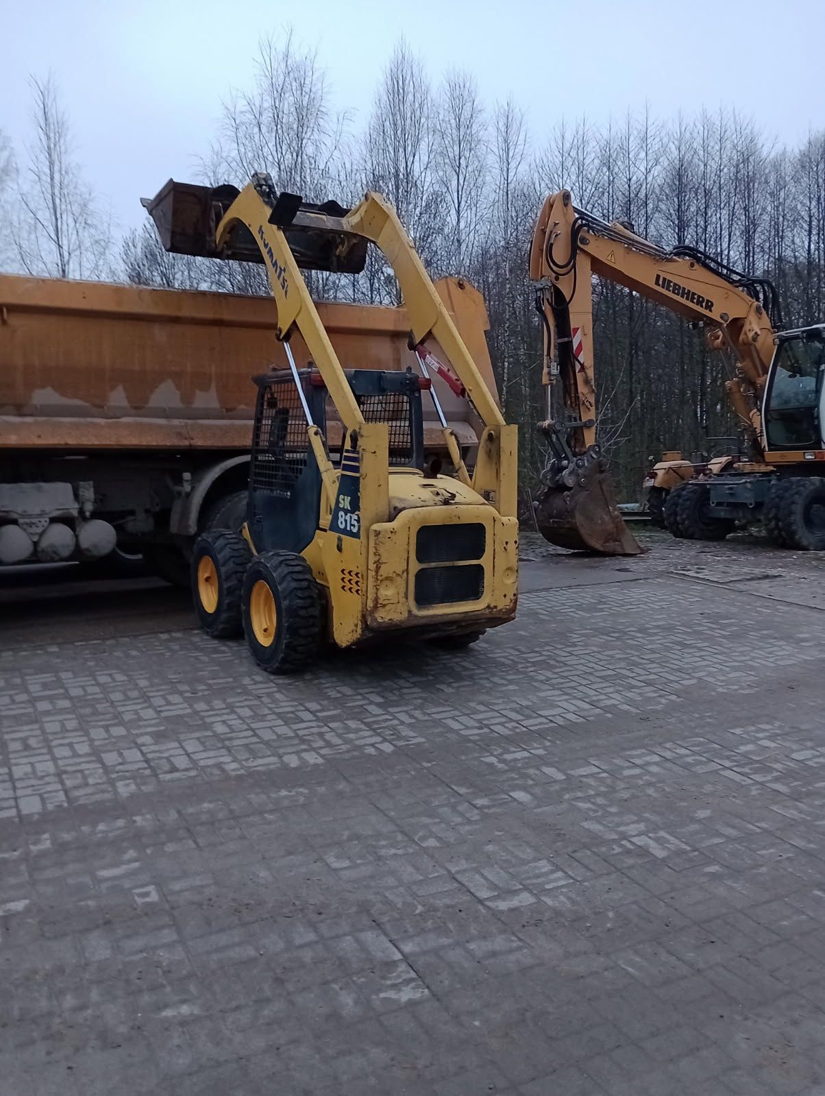 Komatsu sk815 Stan bardzo dobry