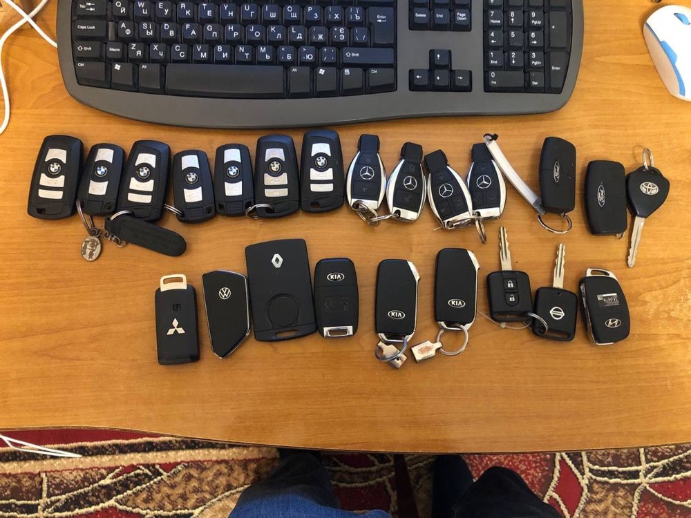 Прлдам ключ на Mercedes, Bmw, Mitsubishi, Kia, Volkswagen, Ford