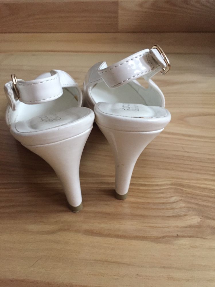 Buty szpilki ślubne białe 39 jak nowe lakierki