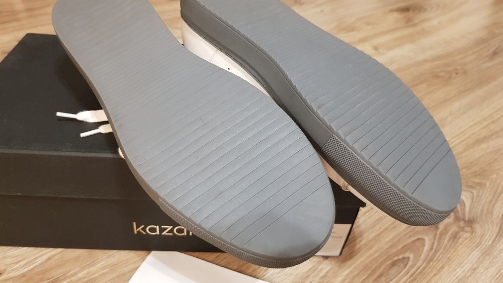 Sneackers KAZAR białe roz. 42! "NOWE"