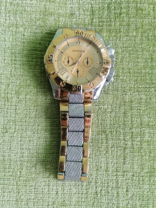 Zestaw zegarków, sprzedaję jako uszkodzone 6 szt.