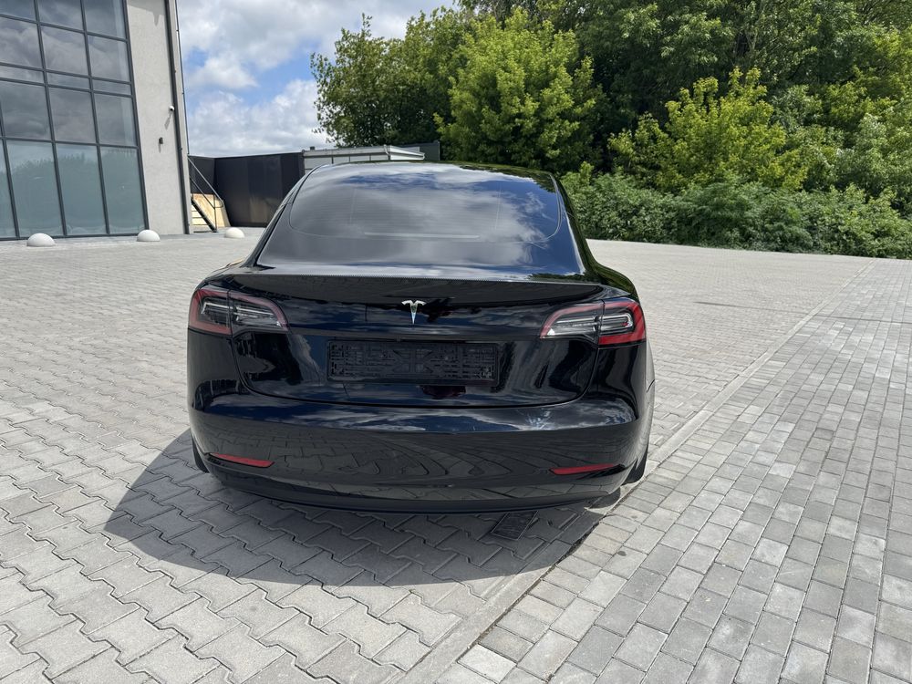 Tesla Model 3 Rear-Wheel Drive