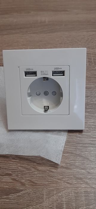 Розетка  внутрішня + 2 USB