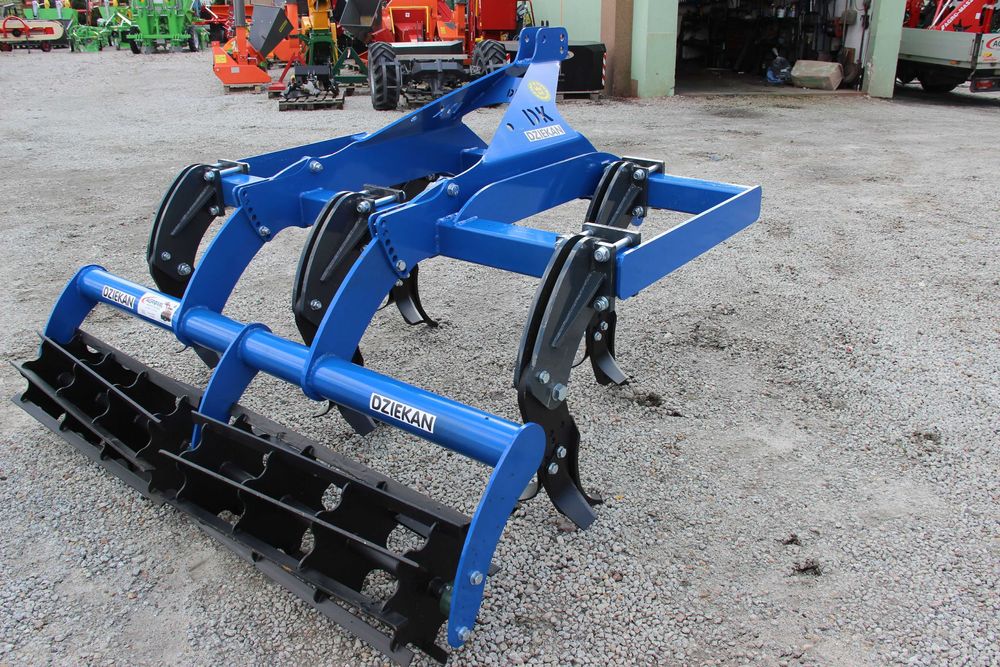 Pług dłutowy bezorkowy M-PIRAT z wałem dziekan  agregat głębosz