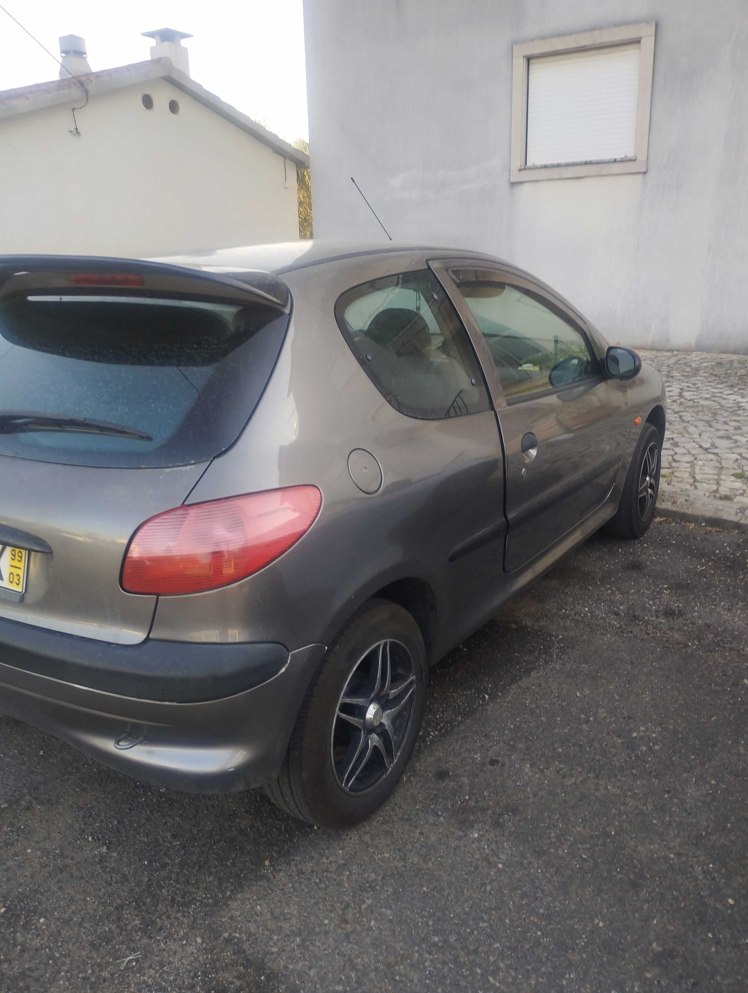 Vendo 206 econômico