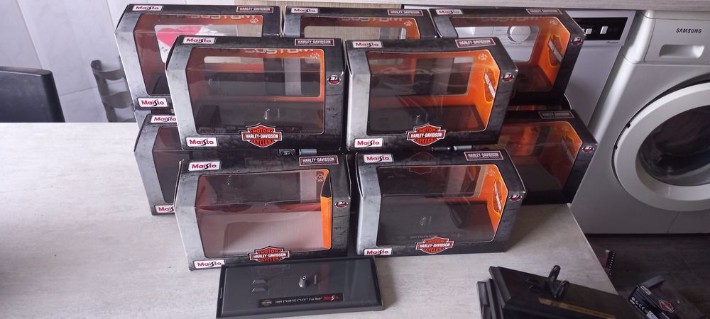 Caixas motos 1/18