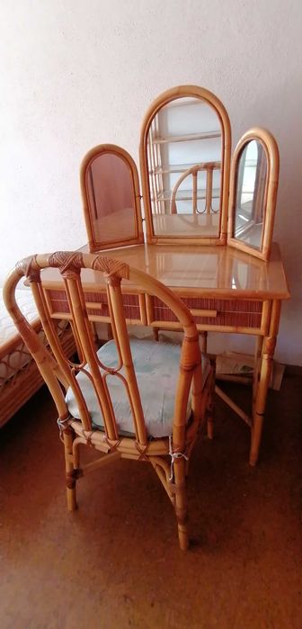 Bambú = Cama + Toucador + Cadeira + Mesa Cabeçeira + Espelho + Estante