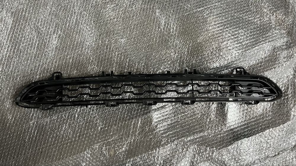 Решітка бемпера середня верхня BMW X3 F25 m-pak