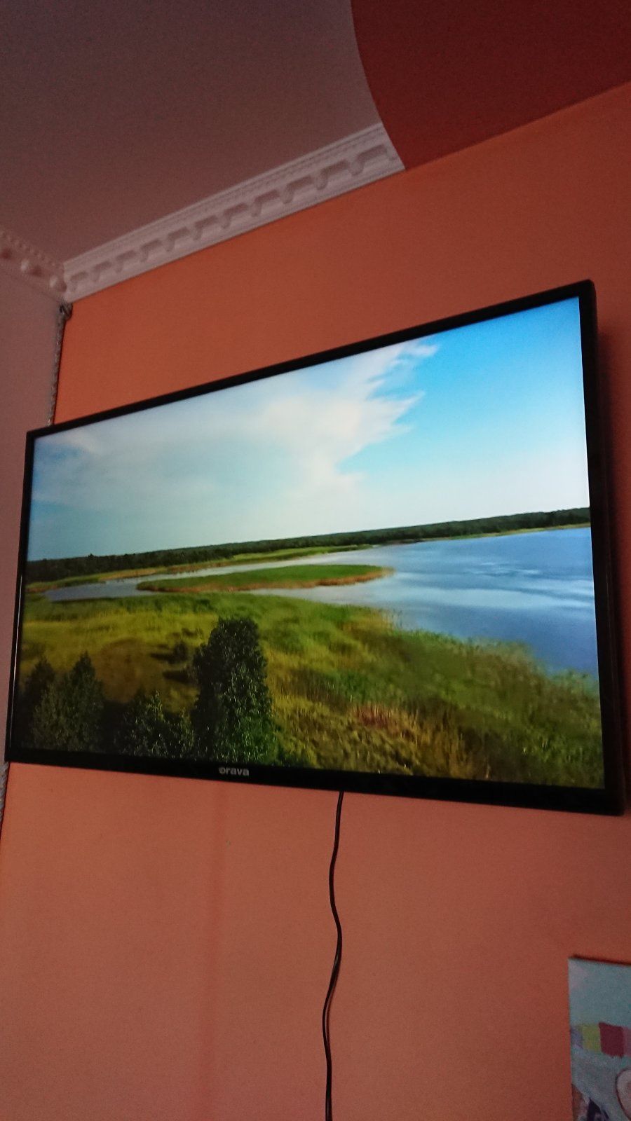 Телевізор 43"д. SmartTv,T2, wifi,UltraHD