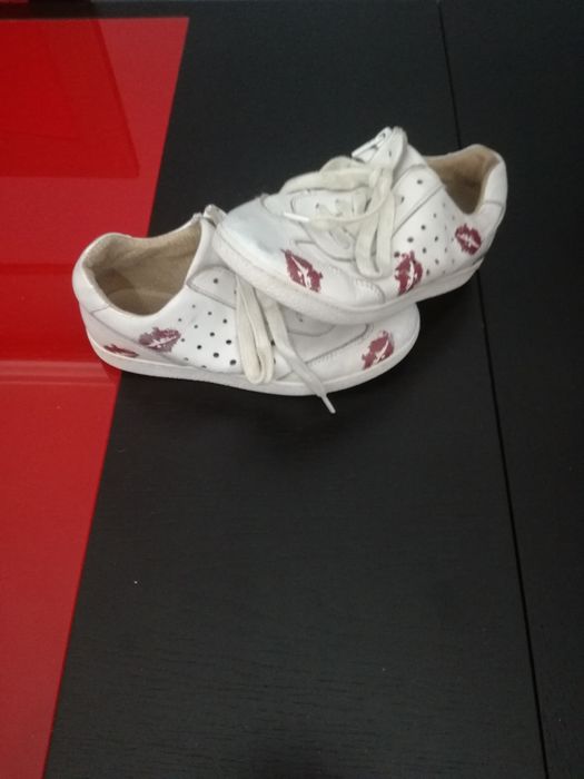 Sapatilhas brancas 33