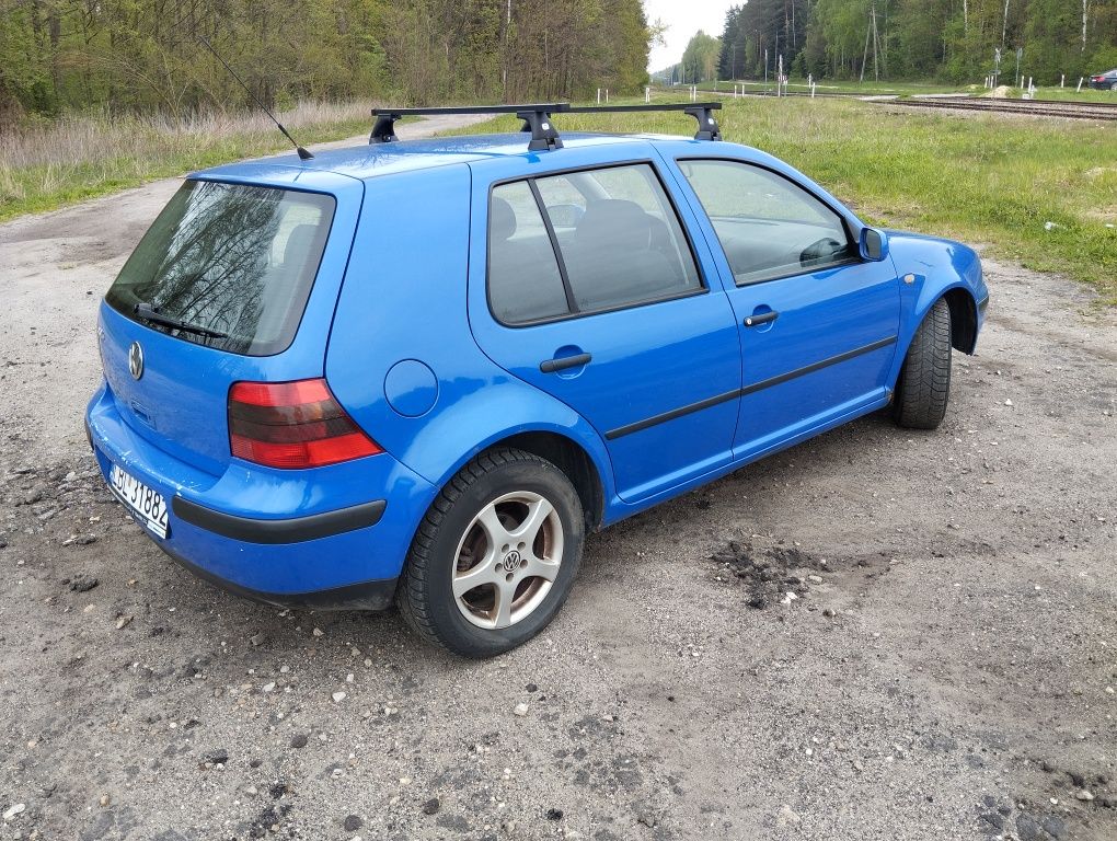 VW golf 4   benzyna 1,4   1999 rok