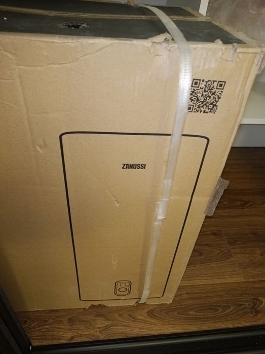 Бойлер 80л. в коробці.