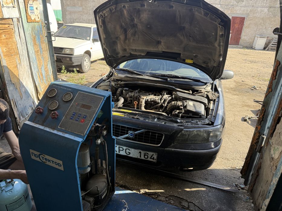 Volvo S60, автомат/климат/кожа carplay