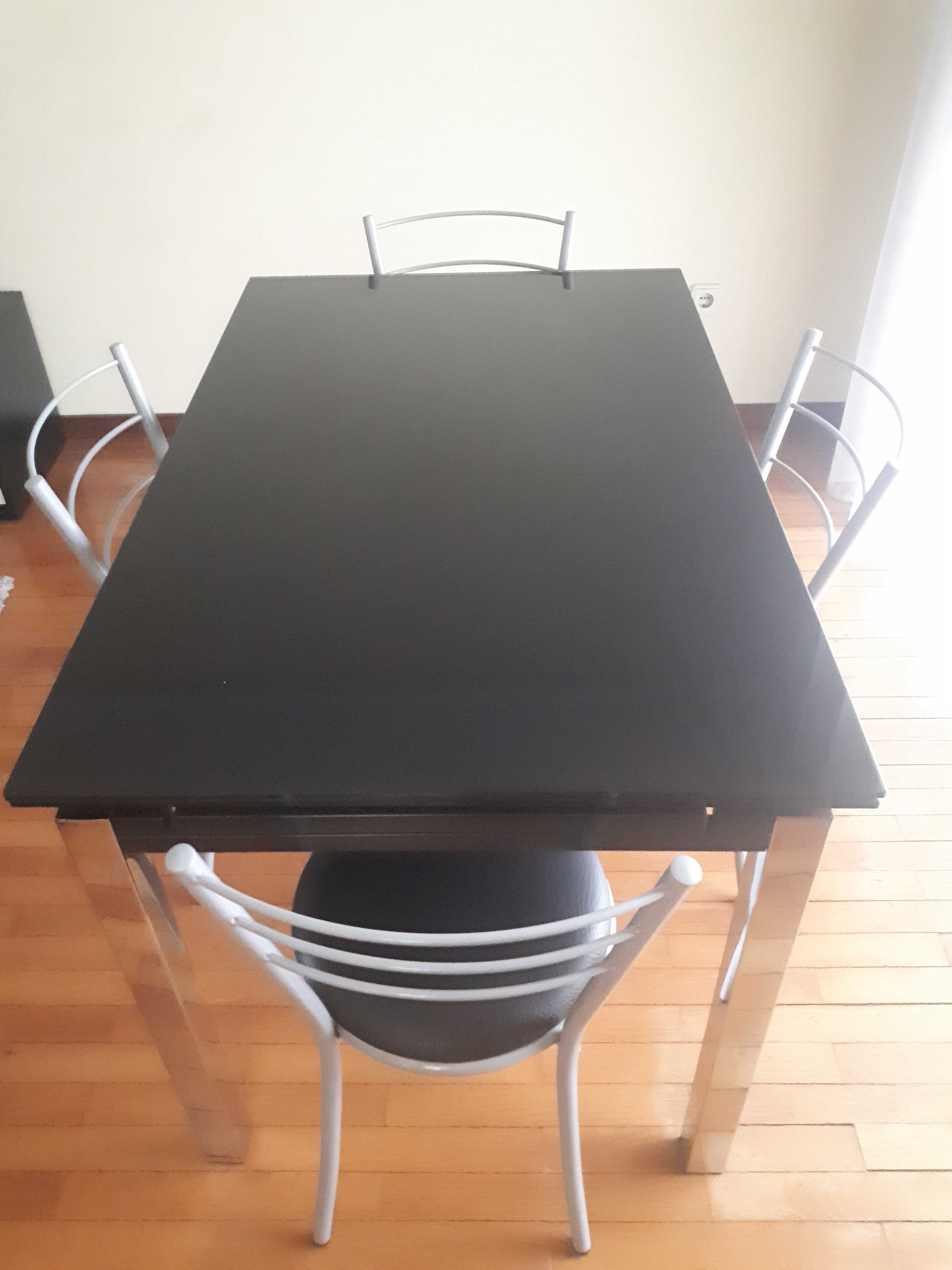 Mesa extensível em vidro temperado