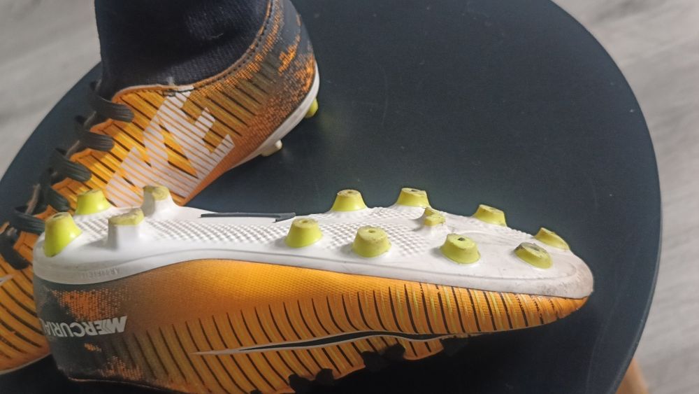 Buty korki rozmiar 34 Nike
