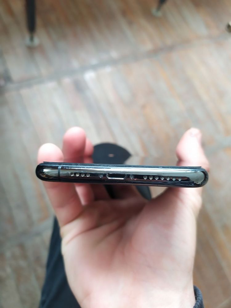 Продам Iphone 11 Pro Max