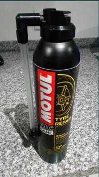 Spray reparador de emergência de furos MOTUL Tyre Repair para motas