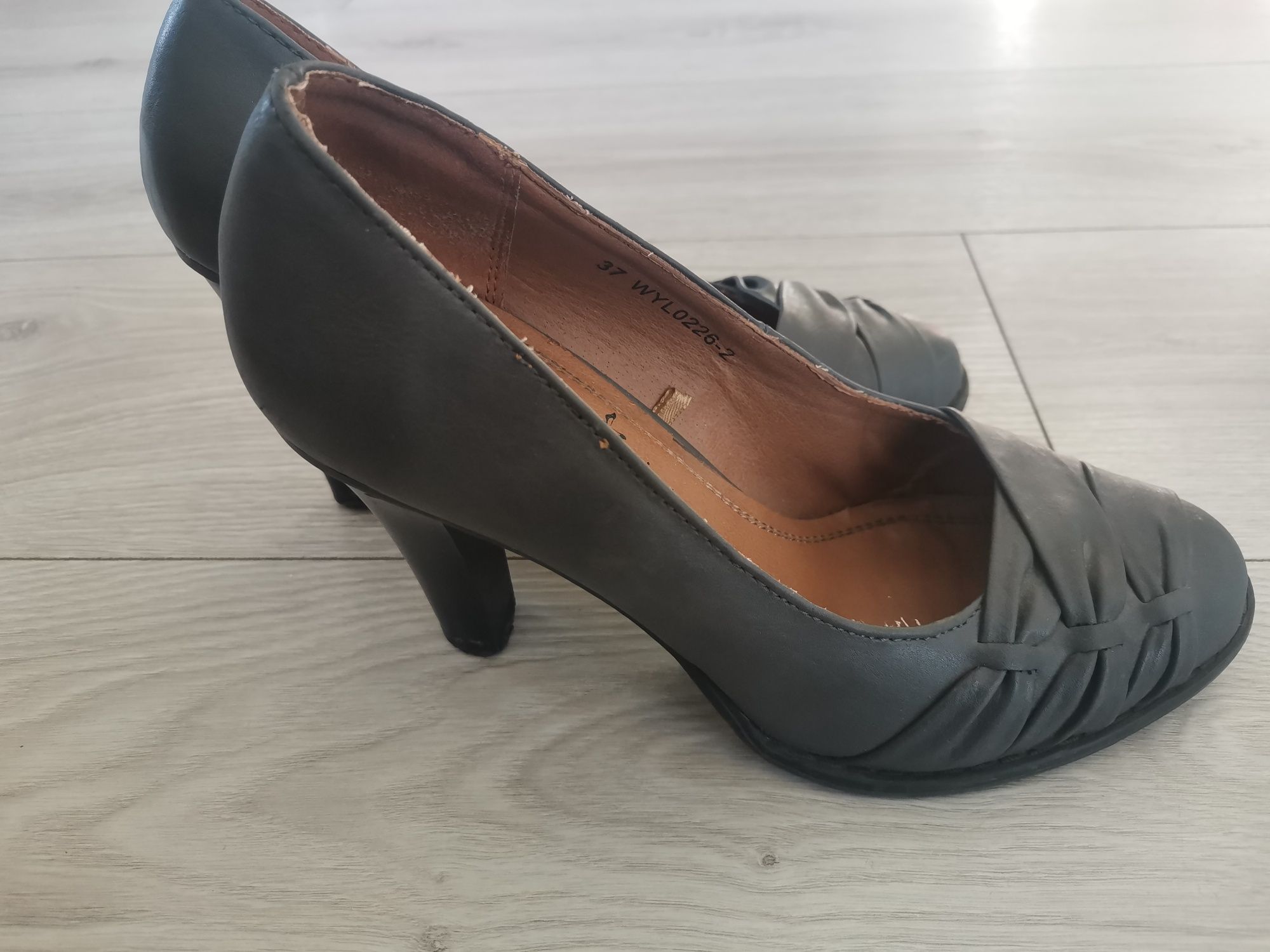 Szpilki 37 2 pary za 40 zł buty na obcasie