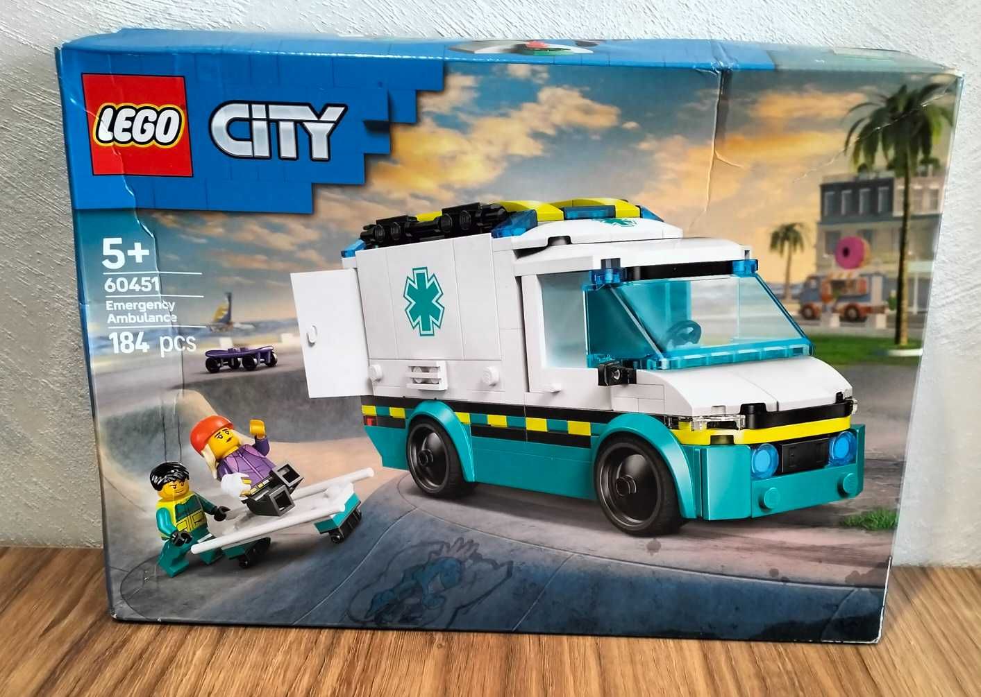 LEGO City x 2 zestawy: Ciężarówka z burgerami, Karetka pogotowia
